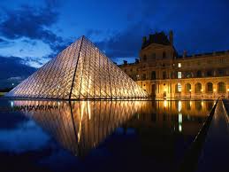 Louvre Muzeum Paryż 